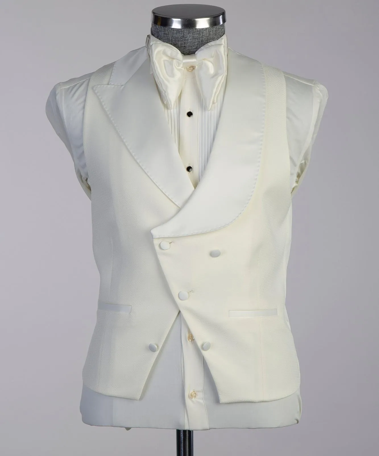 Cream cambridge tuxedo suit