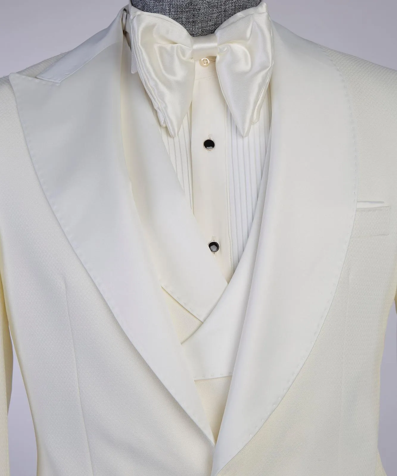 Cream cambridge tuxedo suit